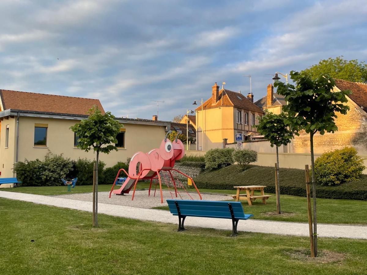 Villa Fontaine Avec Piscine Interieur Chauffee-Maison De Campagne Familiale -Ideal Vacances Ou Sejour Professionnel -3 Chambres-Bureau Separe -Lit Bebe - Parking Facile & Gratuit Buitenkant foto