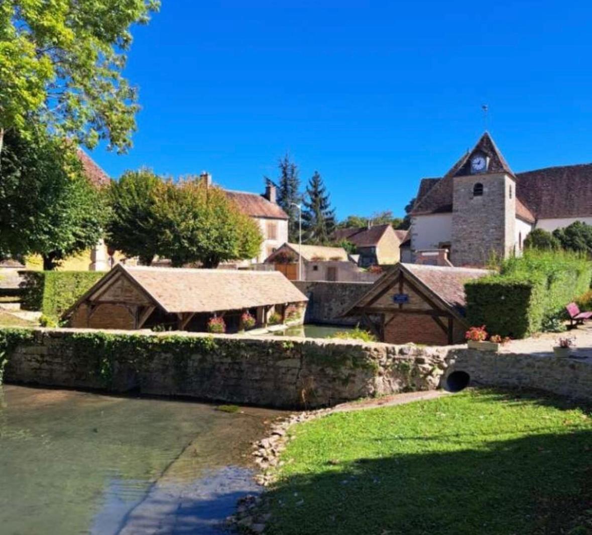 Villa Fontaine Avec Piscine Interieur Chauffee-Maison De Campagne Familiale -Ideal Vacances Ou Sejour Professionnel -3 Chambres-Bureau Separe -Lit Bebe - Parking Facile & Gratuit Buitenkant foto